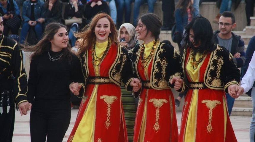 Sınav Stresinden Kurtulmak İ&ccedil;in Horon Teptiler