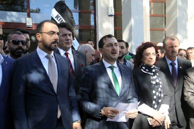 Ak Parti Tekirdağ İl Başkanlığı, Belediyeye Siyah Çelenk Bıraktı