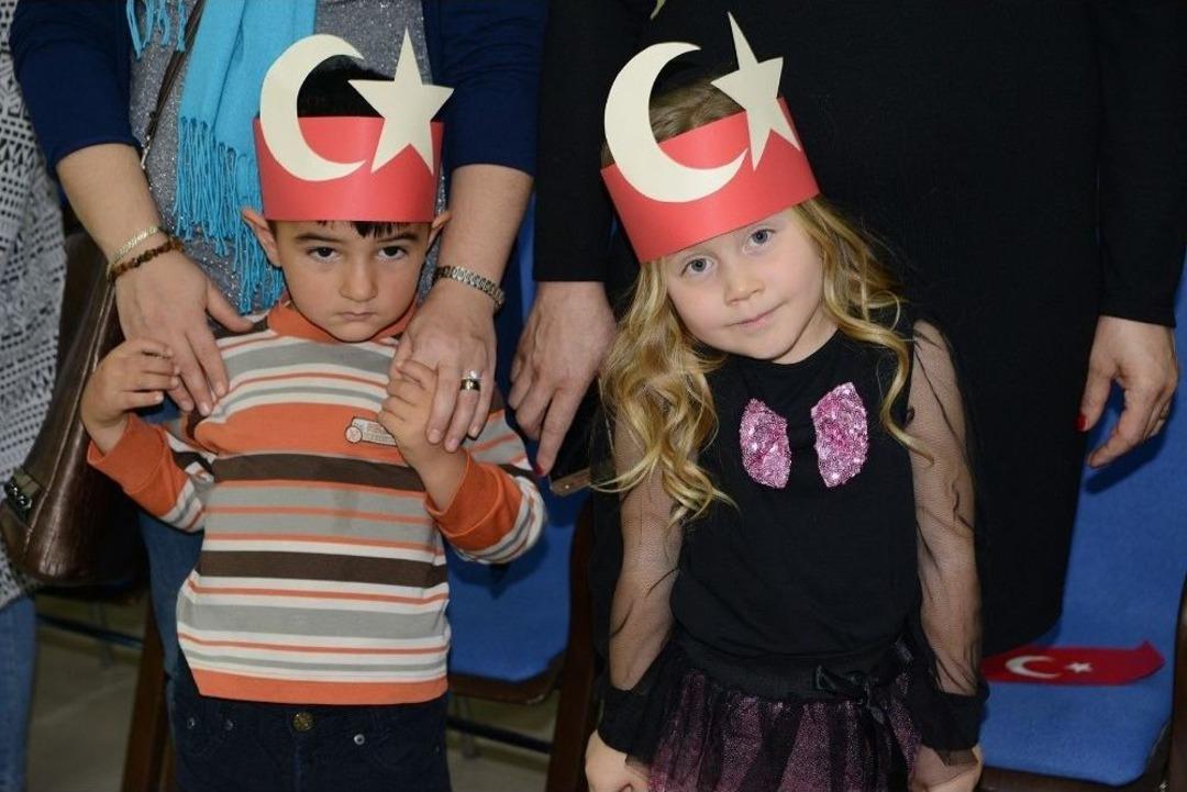 Cumhuriyet Coşkusu S&uuml;r&uuml;yor