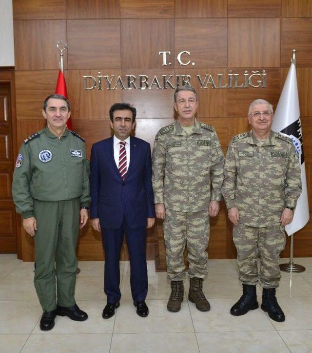 Orgeneral Akar, Diyarbakır Valiliğini Ziyaret Etti