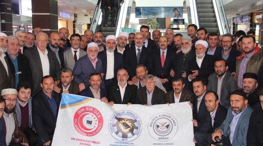 Vali Ustaoğlu, Medrese Alimleri İle Bir Araya Geldi