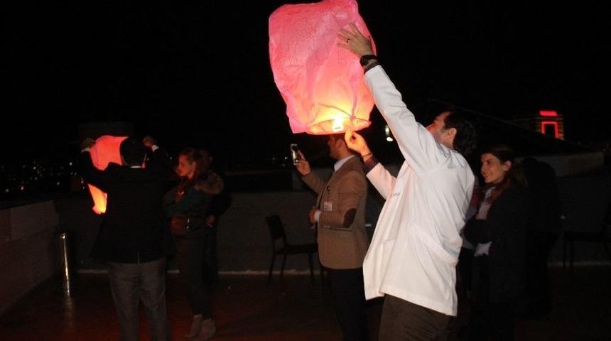 Medicana Meme Kanserine Farkındalık İçin Gökyüzüne Dilek Feneri Gönderdi