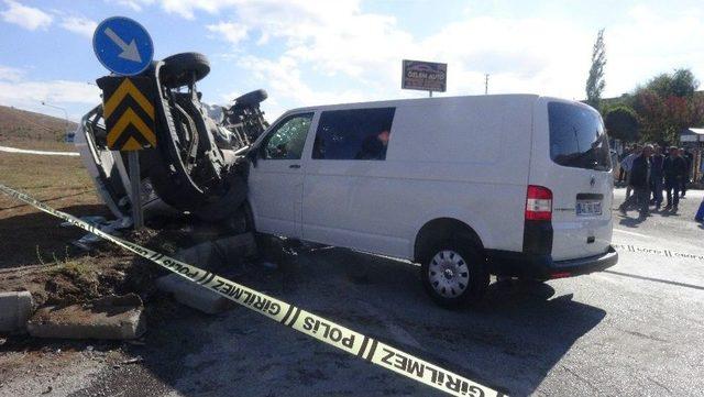 Kahramanmaraş’ta Polis Minibüsü İle Ticari Araç Çarpıştı: 5 Yaralı