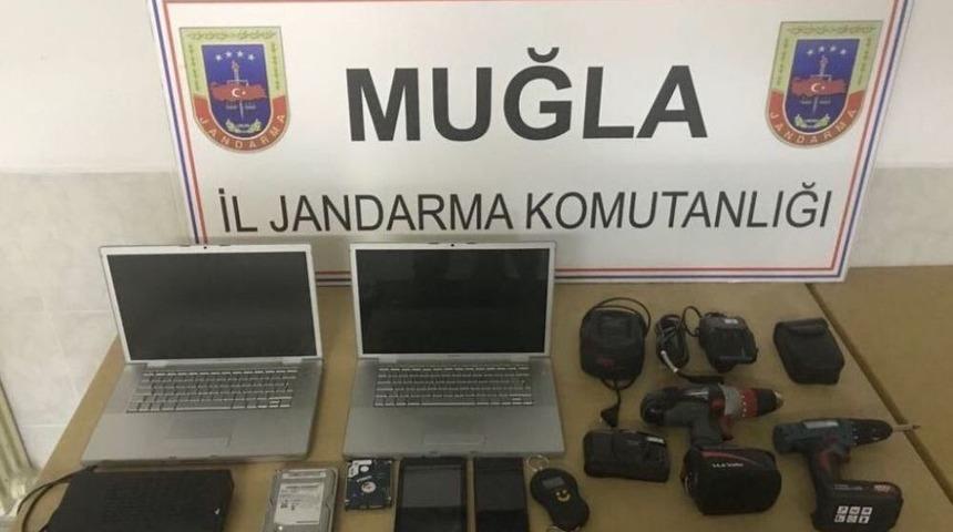 Muğla&rsquo;da Yabancılara Ait Villalara Dadanan Hırsızlar Jandarmadan Ka&ccedil;amadı