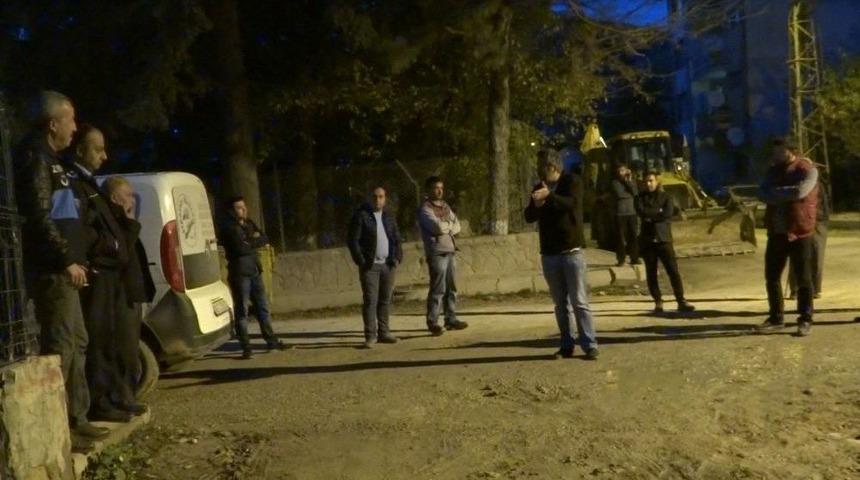 Kapattığı Yolu A&ccedil;tırmadı