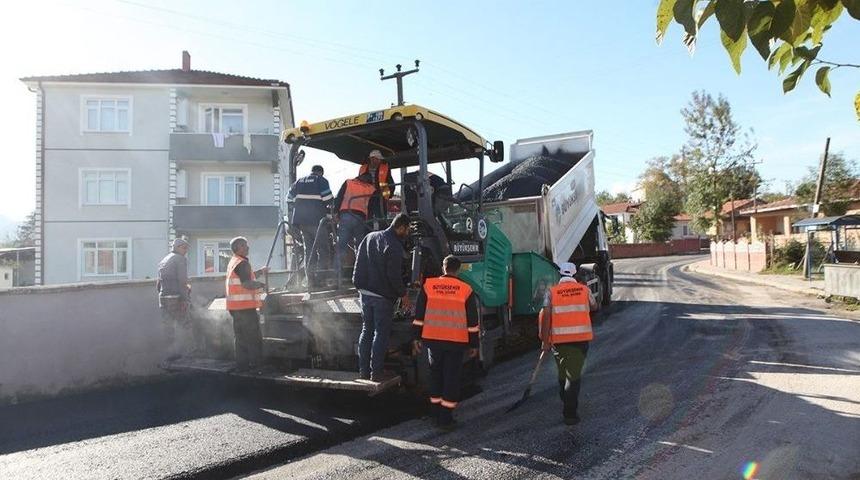 Arifiye&rsquo;ye 2 Bin 800 Ton Sıcak Asfalt Atıldı