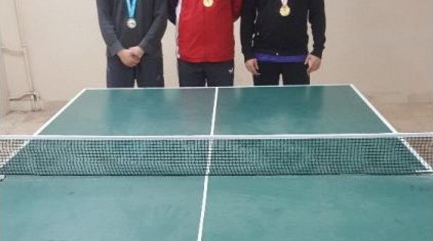 Madalya İle D&ouml;nd&uuml;ler