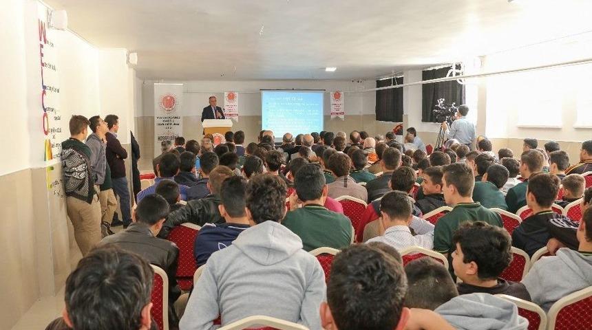 Başkan &Ouml;zt&uuml;rk İmam Hatiplilerle Buluştu