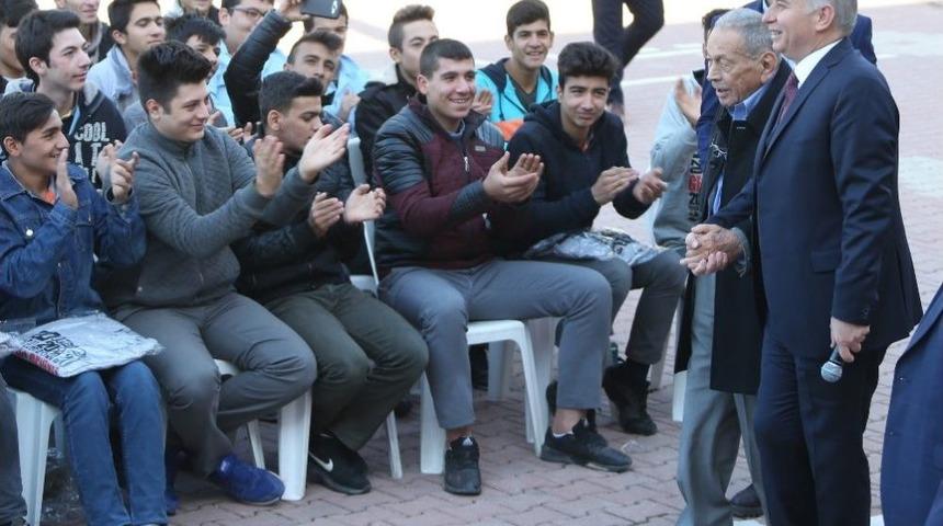 Başkan Zolan, Lise Öğrencilerine Misafir Oldu