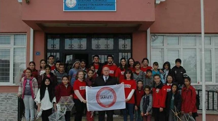Akut &Ouml;ğrenci Kul&uuml;b&uuml;&rsquo;nden Miniklere Deprem Semineri