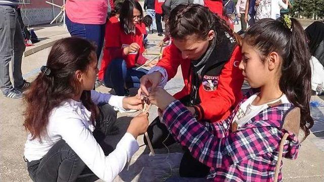 Akut Öğrenci Kulübü’nden Miniklere Deprem Semineri