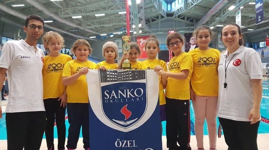 Özel Sanko Sporcuları Kulaçlarını “cumhuriyet Kupası” İçin Attı