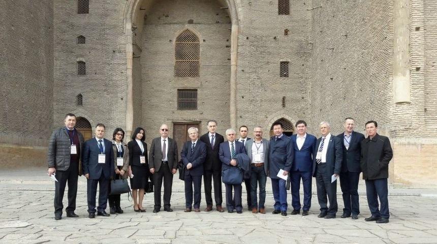 T&uuml;rk D&uuml;nyası Tarih&ccedil;ileri T&uuml;rkistan&rsquo;da Buluştu