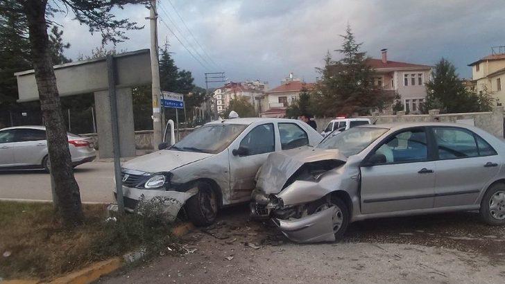 Tosya’da Meydana Gelen Trafik Kazasında 3 Kişi Yaralandı G1