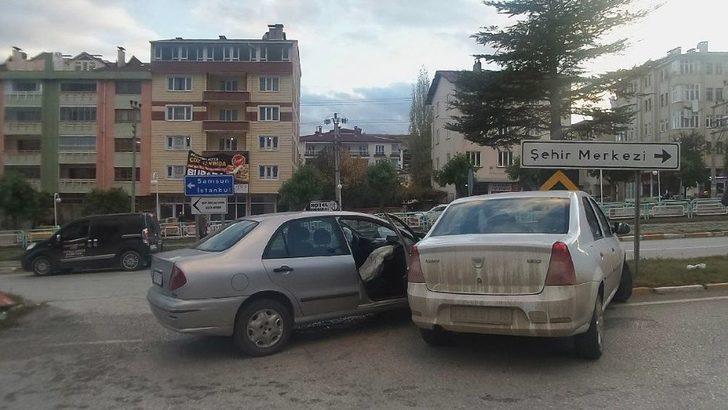 Tosya’da Meydana Gelen Trafik Kazasında 3 Kişi Yaralandı G2