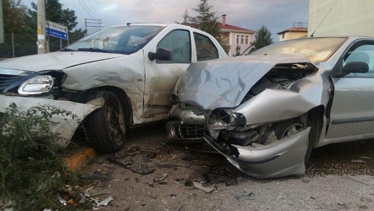 Tosya’da Meydana Gelen Trafik Kazasında 3 Kişi Yaralandı G3