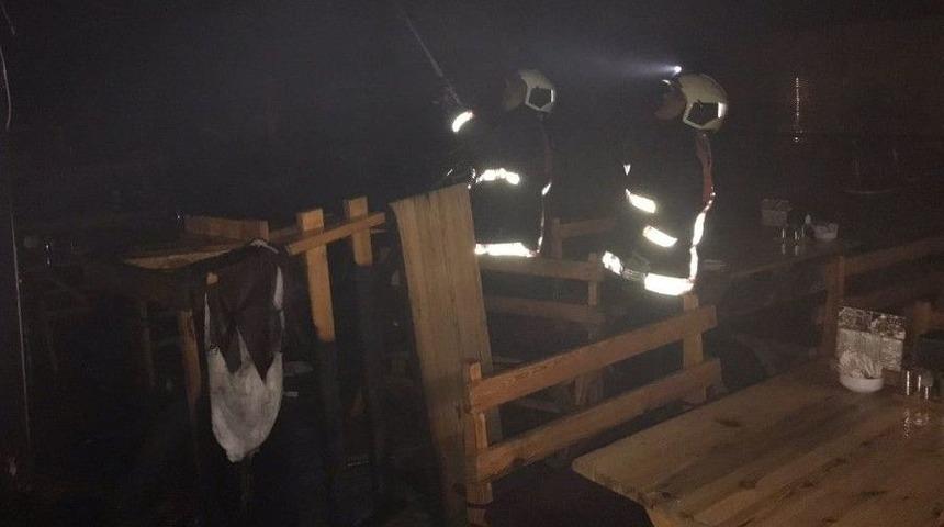 Ankara&rsquo;da İş Yeri Yangını