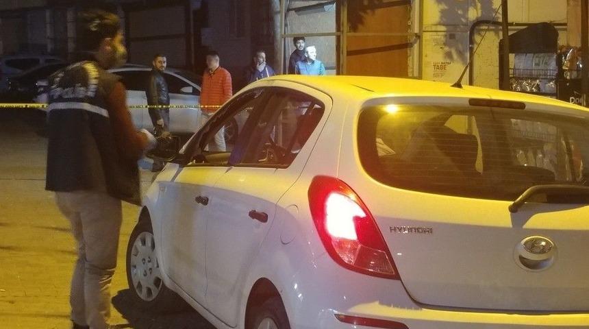 Esenyurt Da Bir Şahıs Ayrıldığı Eşini Arabasının İ&ccedil;erisinde &Ouml;ld&uuml;rd&uuml;