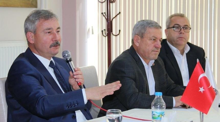 Başkan Yaralı Muhtarlara Yatırımları Ve Hizmetleri Anlattı