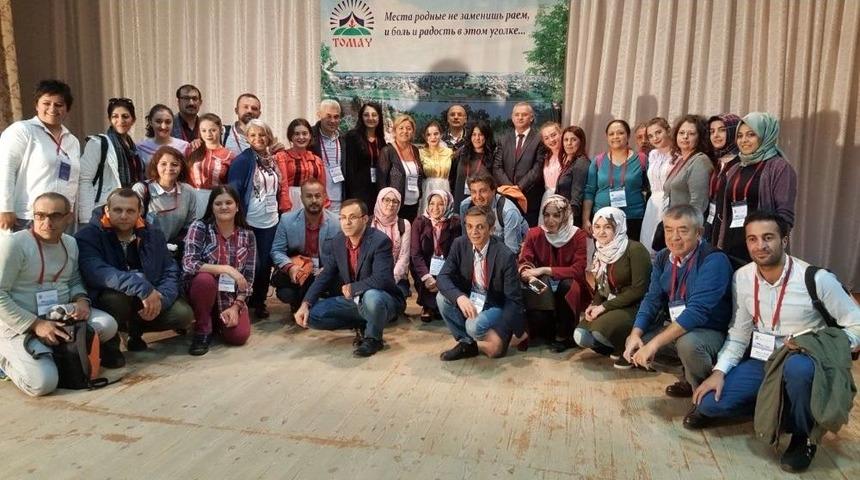 Bayraklı K&uuml;t&uuml;phaneleri Yurt Dışına A&ccedil;ıldı