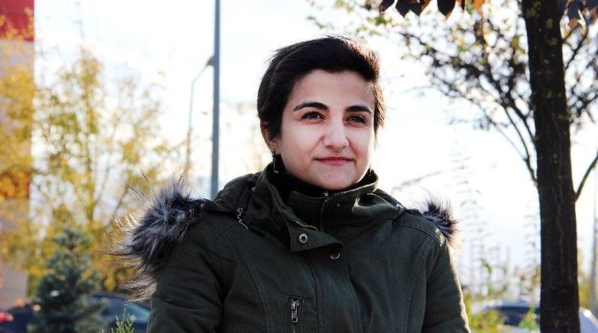 Hemşire Olmak İ&ccedil;in G&ouml;rd&uuml;ğ&uuml; Derslerdeki Belirtilerden Kan Hastası Olduğunu &Ouml;ğrendi