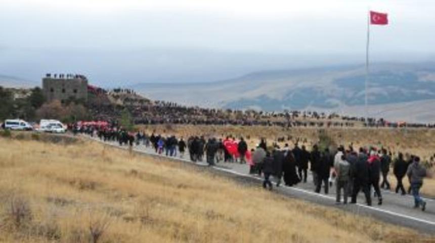 Erzurum 11 Kasım&rsquo;da Tabyalara Y&uuml;r&uuml;yor