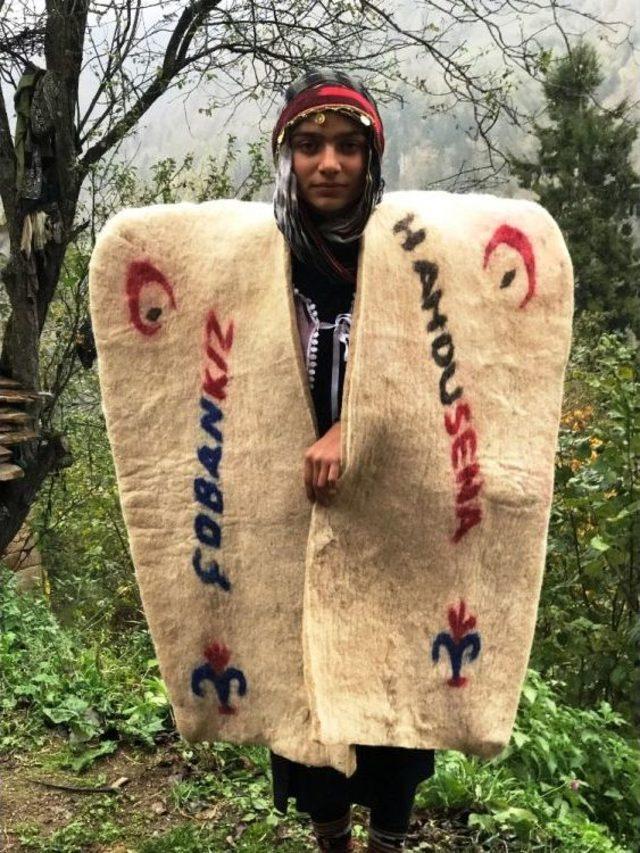 Çoban Kız Hamdu Sena Cumhurbaşkanı Erdoğan’ın Davetlisi Olarak Katıldığı 29 Ekim Resepsiyonu’nu Unutamıyor