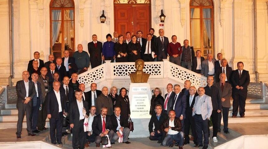 Arifiye Mezunları İş D&uuml;nyası &Ouml;d&uuml;lleri &ldquo;hababam Sınıfı&rdquo; Okulunda Verildi