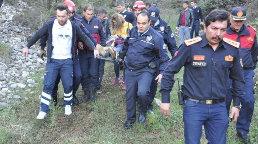 U&ccedil;uruma D&uuml;şen Gen&ccedil; Kız Hafif Yaralandı