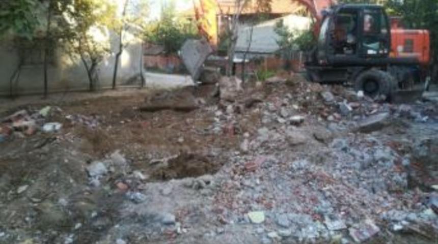 Erbaa&rsquo;da Kamulaştırılan İki Ev Yıkıldı