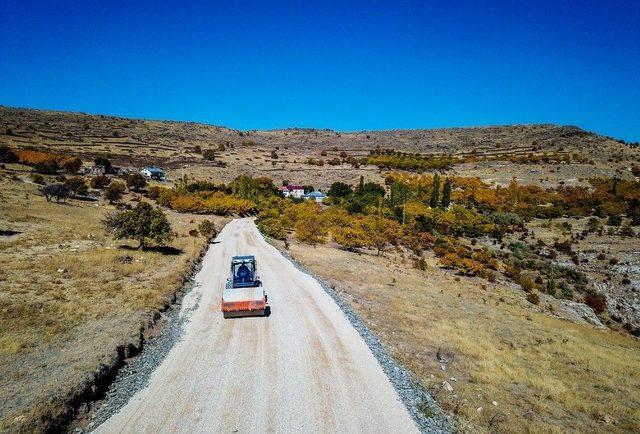 Büyükşehir Belediyesi Yol Genişletme Çalışmalarına Devam Ediyor