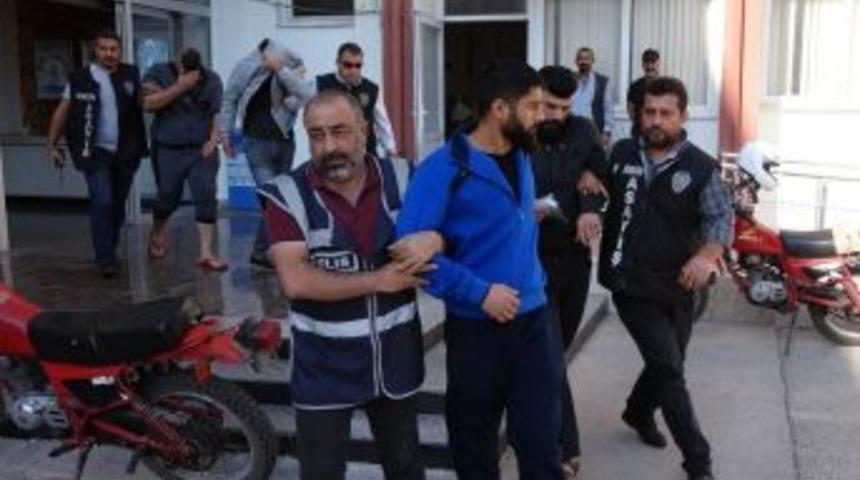 Kendilerini Polis Olarak Tanıtıp Yağma Yaptılar