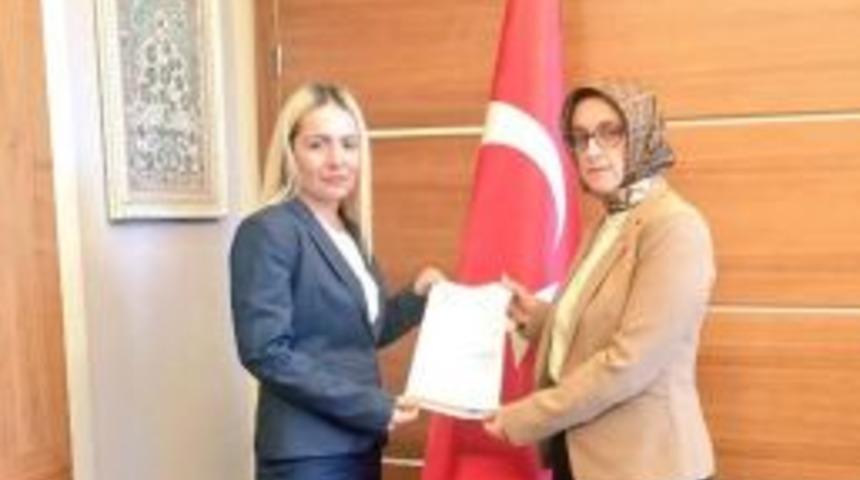 Ak Parti İl Kadın Kollarında Bayrak Değişimi