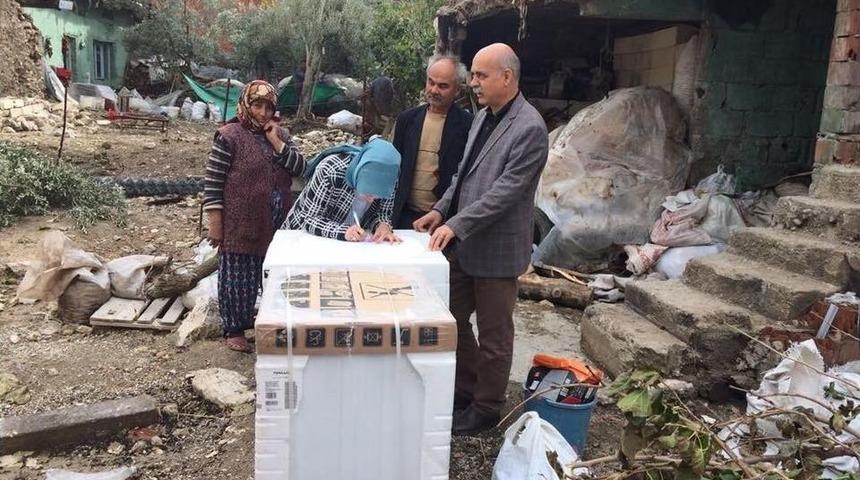 Evleri Yanan Ailenin İmdadına B&uuml;y&uuml;kşehir Yetişti