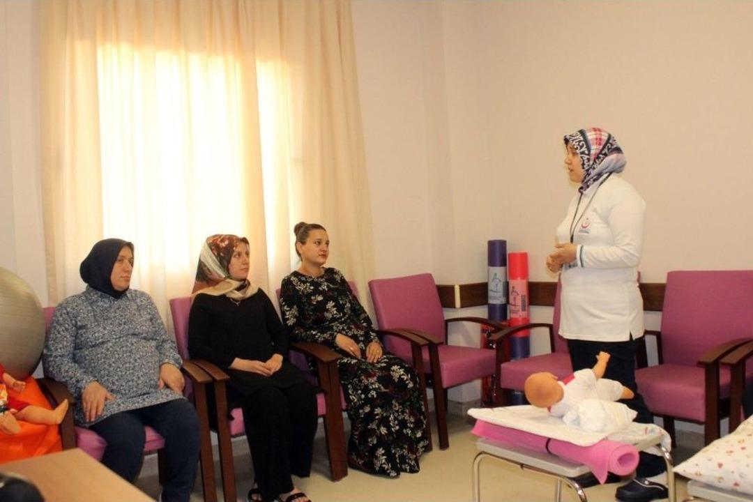 Devlet Hastanesine Gebe Bilgilendirme Sınıfı