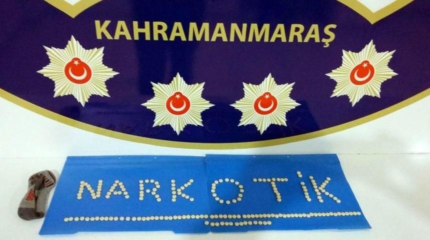 &Ccedil;orap İ&ccedil;erisinde Uyuşturucu Sevkiyatı