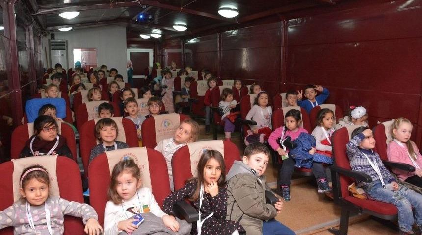 Cep Sinemaları B&uuml;y&uuml;k İlgi G&ouml;r&uuml;yor