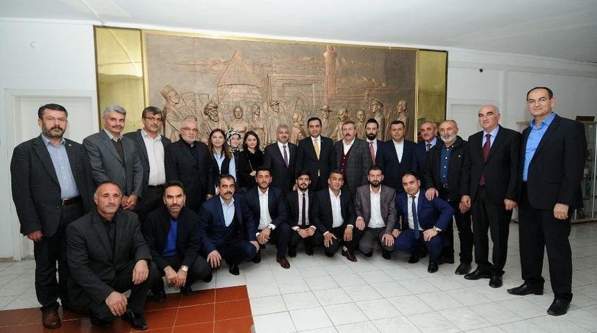 Ak Parti Merkez İl&ccedil;e Teşkilatı Vali Şent&uuml;rk Ve Belediye Başkanı Bah&ccedil;eci&rsquo;yi Ziyaret Etti