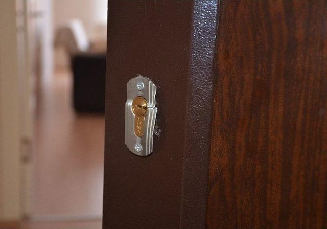 20 Dakika İ&ccedil;inde 10 Bin Lira Değerinde Ziynet Eşyası &Ccedil;aldılar 1