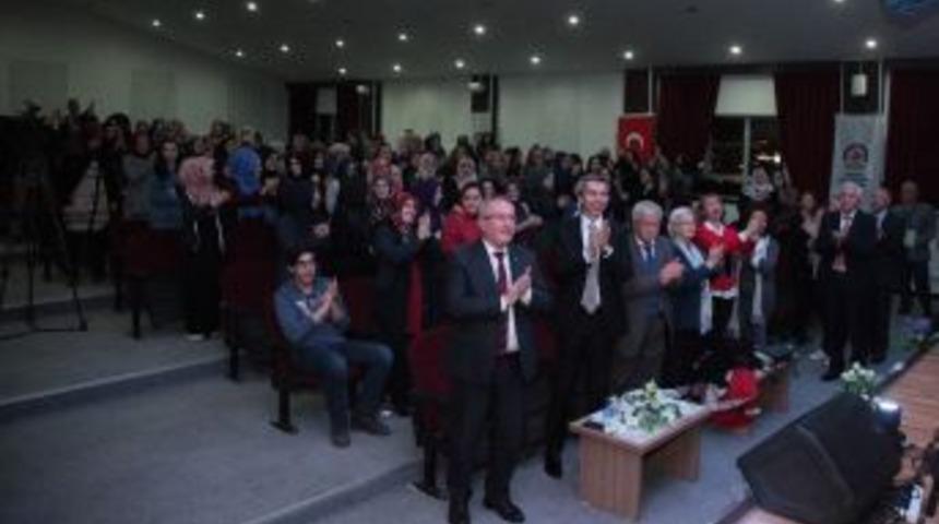 Yahya Kemal Beyatlı Şiirlerle Anıldı