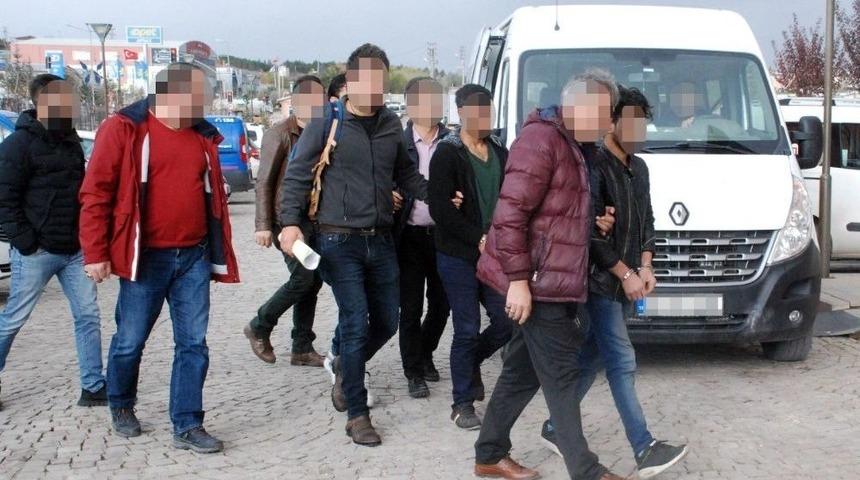 G&ouml;zaltına Alınan 3 Deaş &Uuml;yesi, Tutuklanarak Cezaevine G&ouml;nderildi