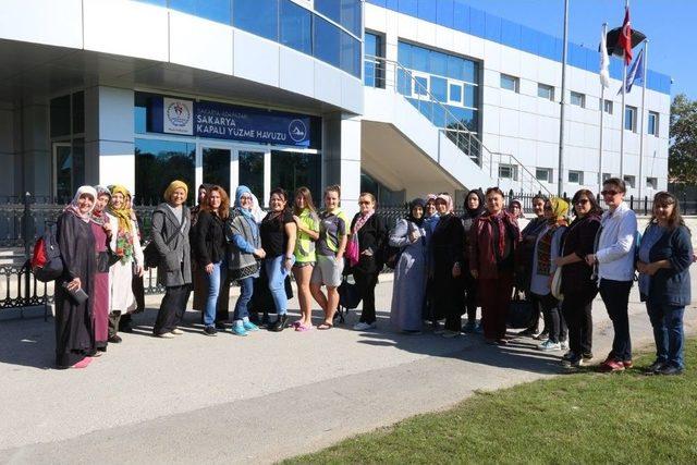 “çocuklar Okula Anneler Havuza” Projesine Annelerden İlgi