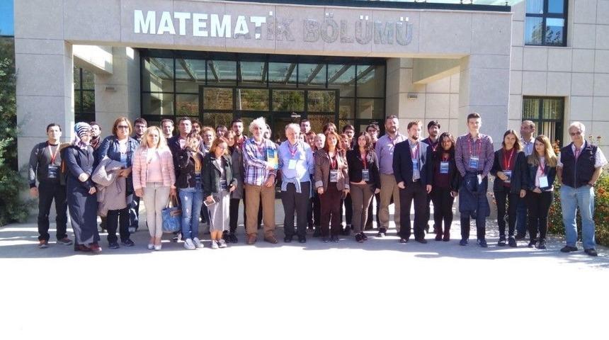 Bilecik Şeyh Edebali &Uuml;niversitesi Matematik&ccedil;ileri Bir Araya Getirdi