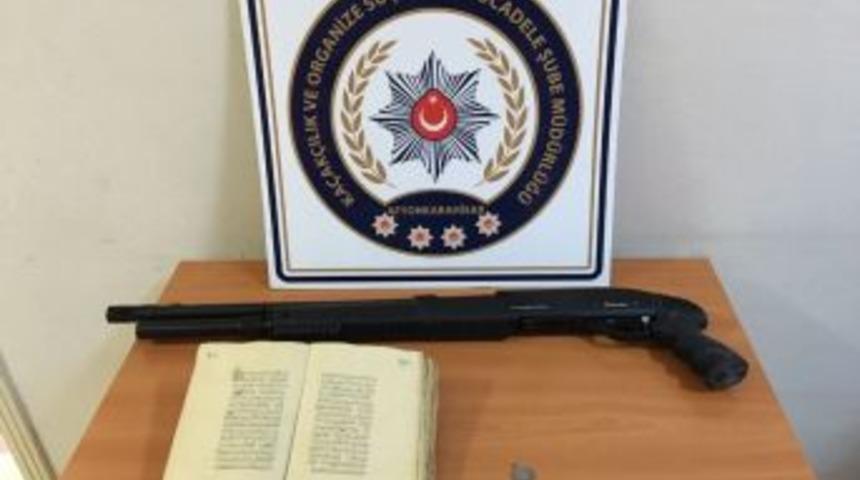 Polisten Tarihi Eser Ka&ccedil;ak&ccedil;ısının Evine Operasyon