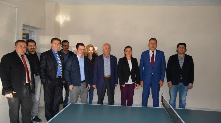 B&uuml;y&uuml;korhan&rsquo;a Spor Salonu Ve Zooloji M&uuml;zesi