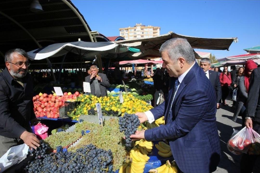 Başkan &Ccedil;elik Beyaz Masa Mobil&rsquo;de Halkı Dinledi