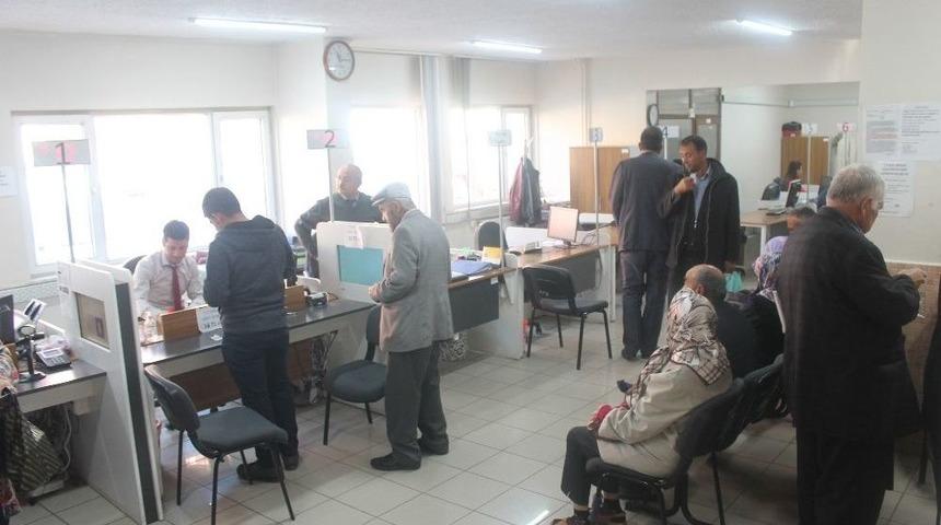 10 Ayda 53 Bin Kişi Yeni Kimlik Aldı