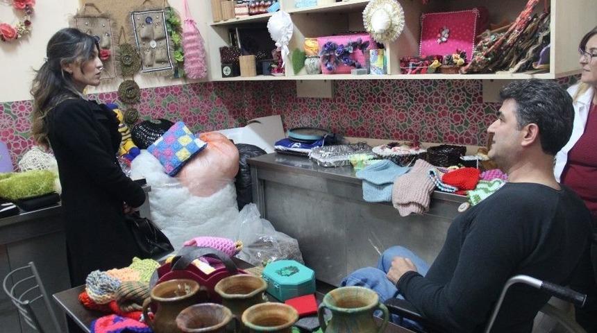 Vali Eşi Dr. &Ccedil;iğdem Şimşek Toplum Ruh Sağlığı Merkezini Ziyaret Etti