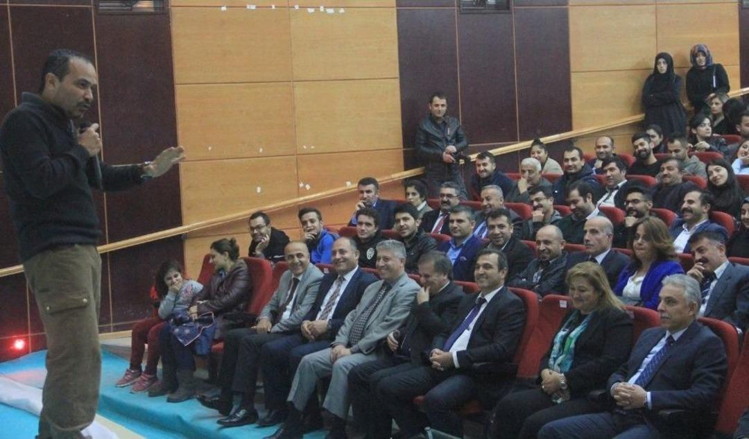 Hakkari&rsquo;de &ldquo;r&uuml;zgarın Y&ouml;n&uuml;n&uuml; Sen Belirle&rdquo; Semineri