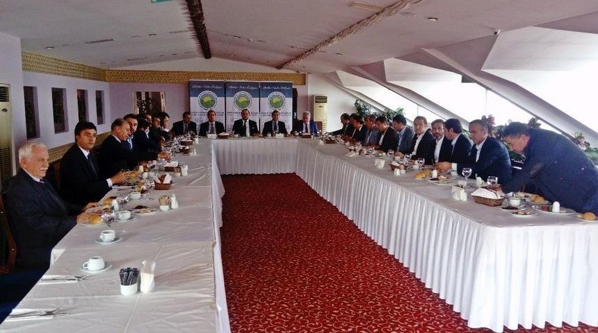 İstanbul&rsquo;da Yaşayan Doğu Ve G&uuml;neydoğulu Vatandaşların Sorunları Raporlaştırılacak